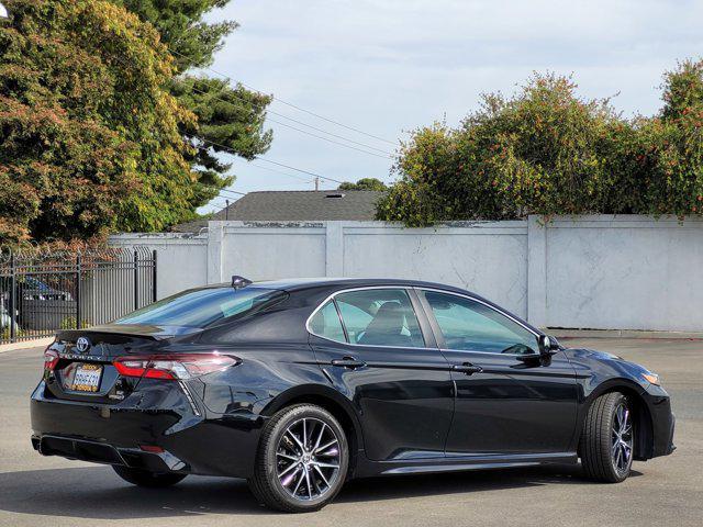 2022 toyota camry se
