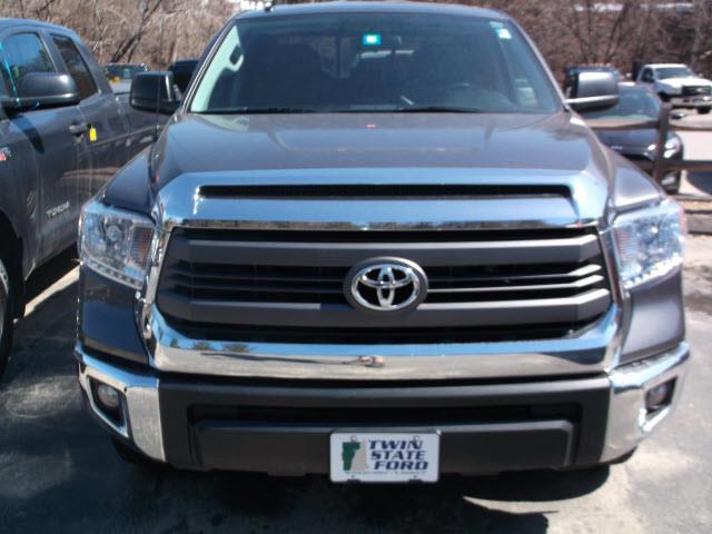 2014 toyota tundra sr5 4x4 sr5 4dr double cab pickup sb (5.7l v8 for sale in johnsbury, vermont