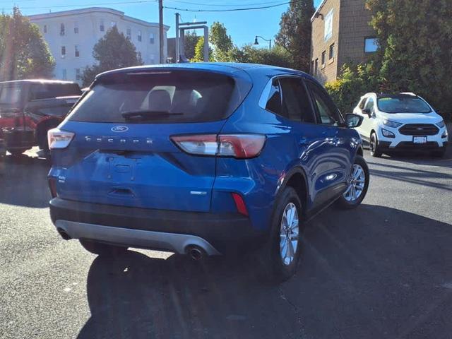 2020 ford escape se