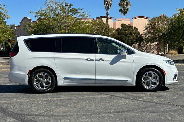 2022 chrysler pacifica limited