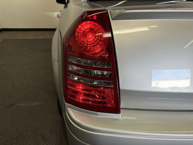 2006 chrysler 300 srt8