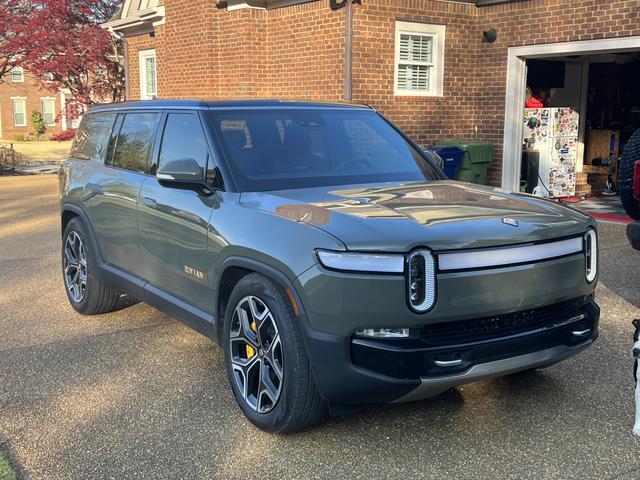 2022 rivian r1s launch edition