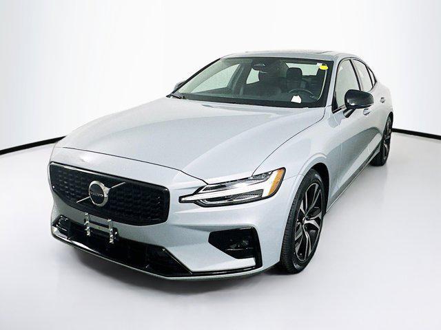 2024 volvo s60 b5 core dark theme