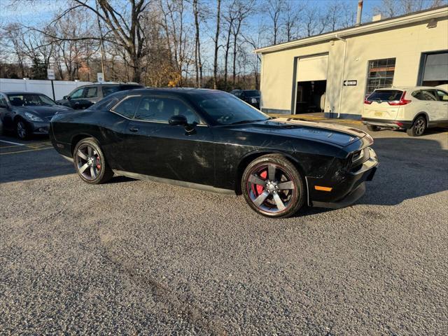 2012 dodge challenger sxt