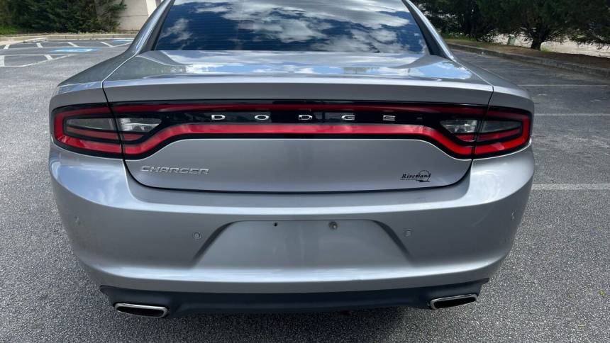 2015 dodge charger se