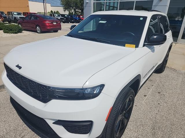 2023 jeep grand cherokee altitude