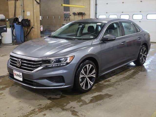 2021 volkswagen passat 2.0t se in madison, wisconsin