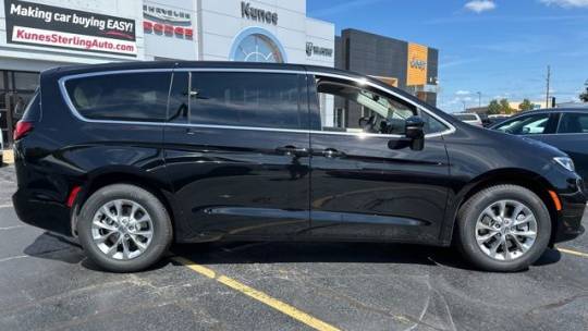 2024 Chrysler Pacifica