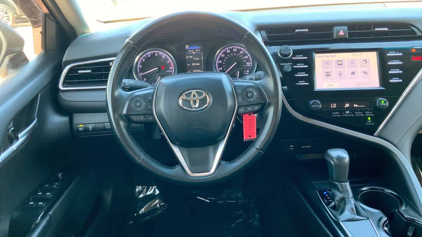 2018 toyota camry se