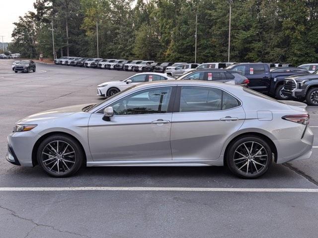 2022 toyota camry se