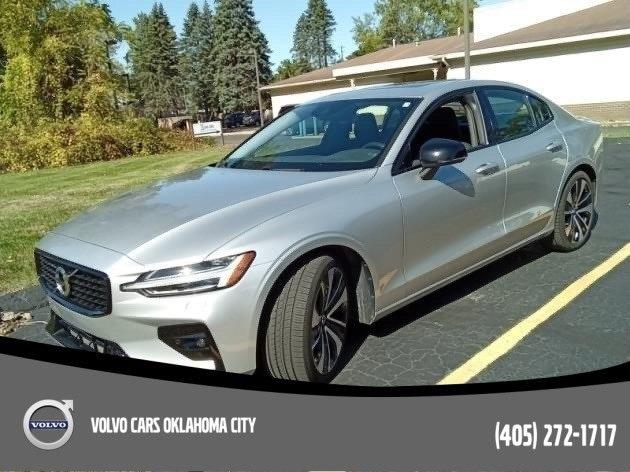 2022 volvo s60 b5 awd momentum