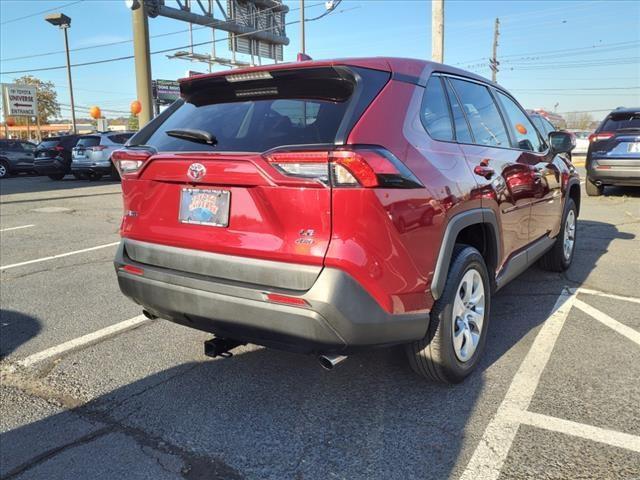2022 toyota rav4 le