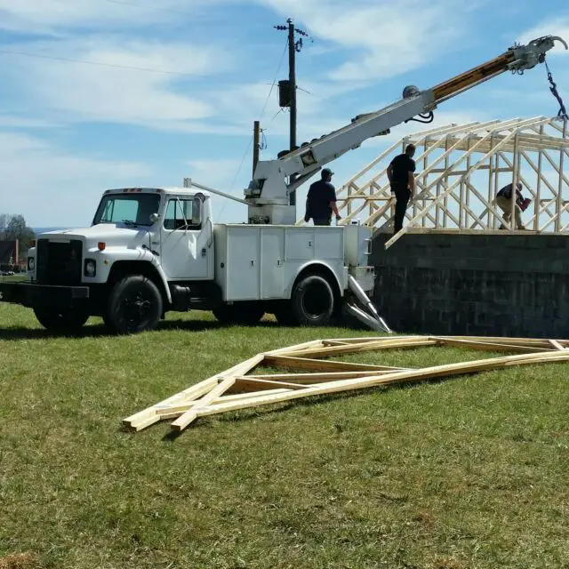1989 boom truck-pole setting truck- frt hyd.winch-(might trade on ????)call!