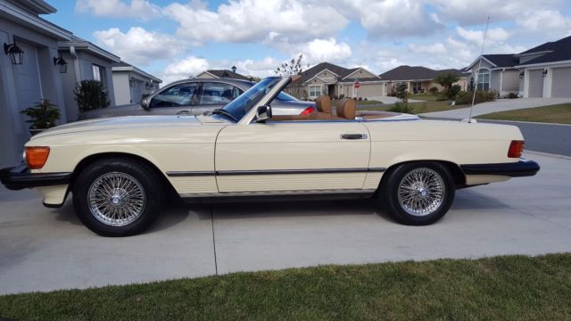 1989 mercedes-benz 560sl, light ivory / palomino lthr, 13,900 miles