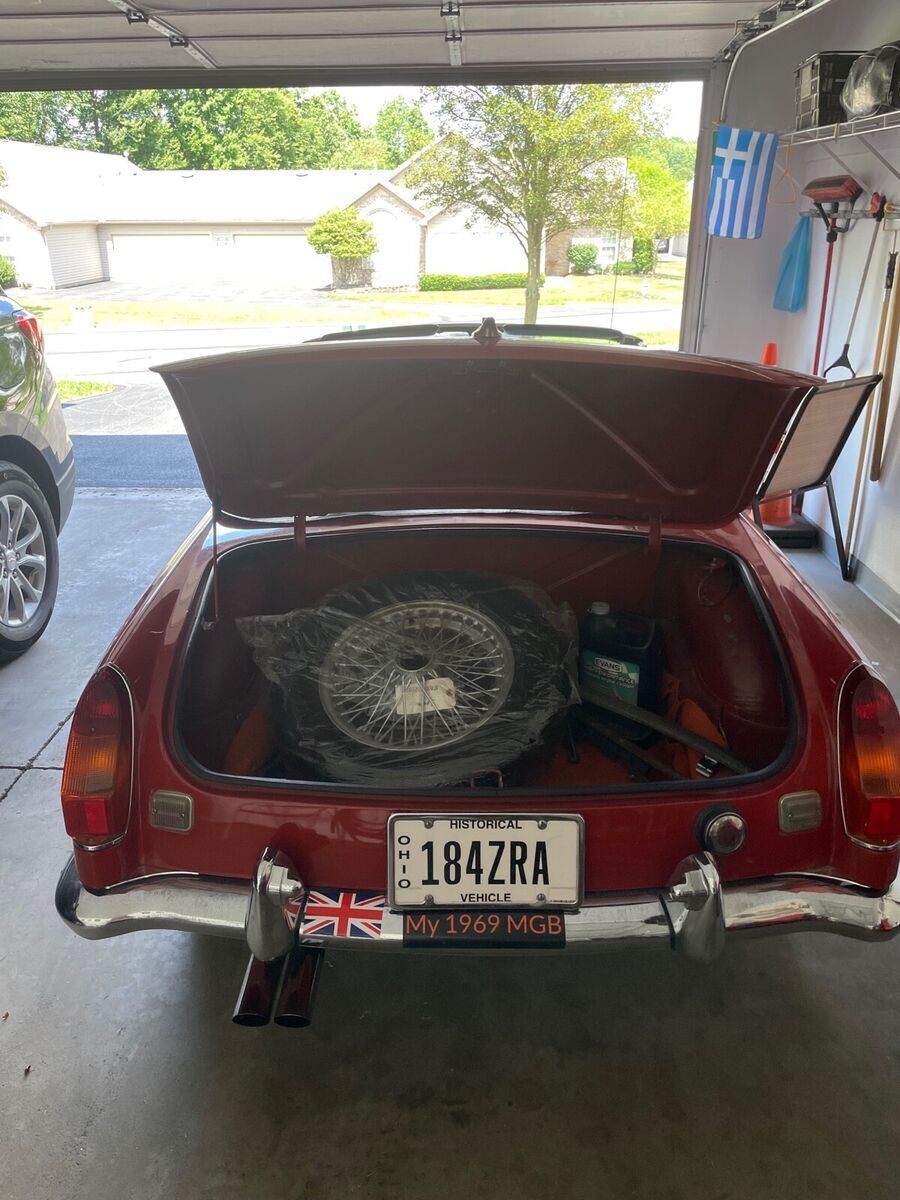 1969 mg mgb red black