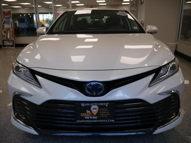 2021 toyota camry hybrid xle