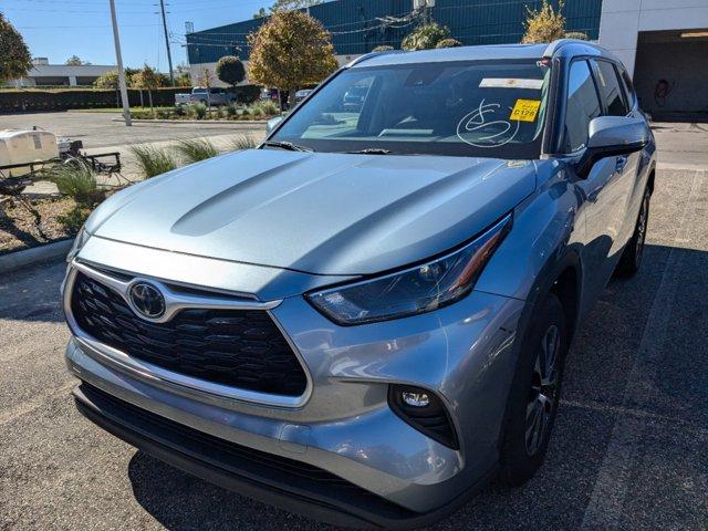 2022 toyota highlander xle