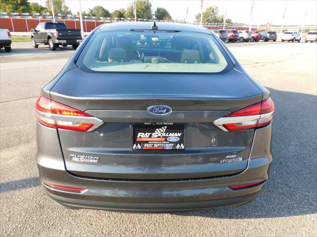 2019 ford fusion hybrid se