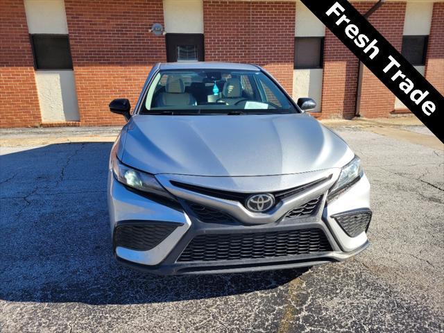 2021 toyota camry se