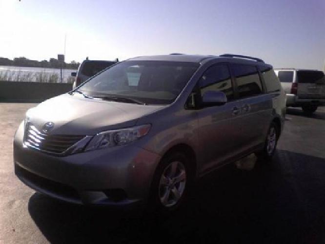2011 toyota sienna le minivan 4d in orlando, fl