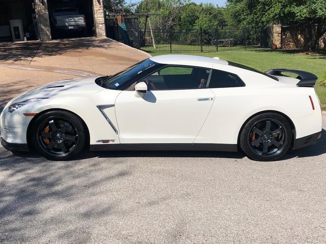 2015 nissan gt-r black edition