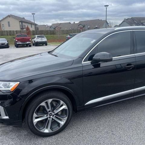 2022 audi q7 55 premium plus