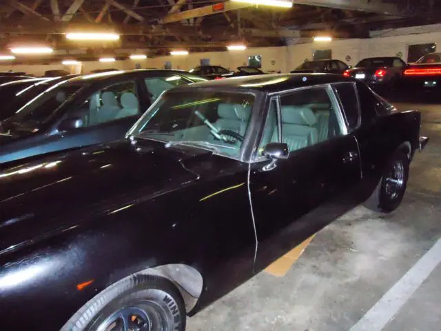 studebaker avanti 2 1975