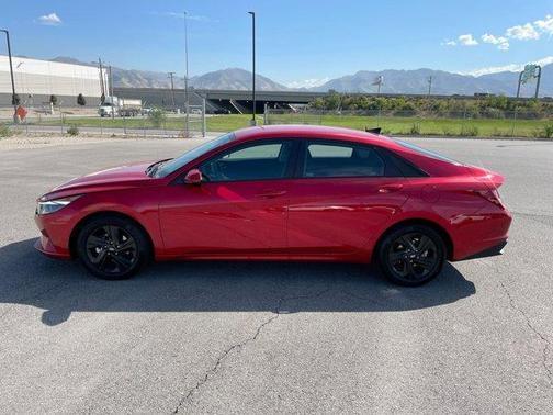 2023 hyundai elantra in co bluffs, iowa