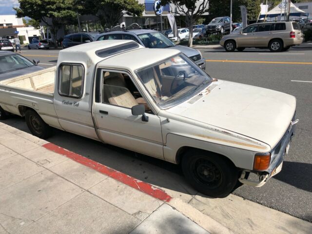 1985 toyota pickup rare custom cab