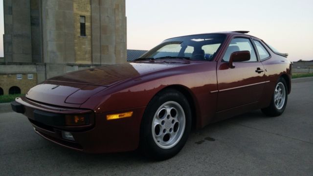 1986 porsche 944 - only 87000 kms (54000 miles) - 5 speed