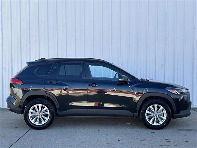 2022 toyota corolla cross le