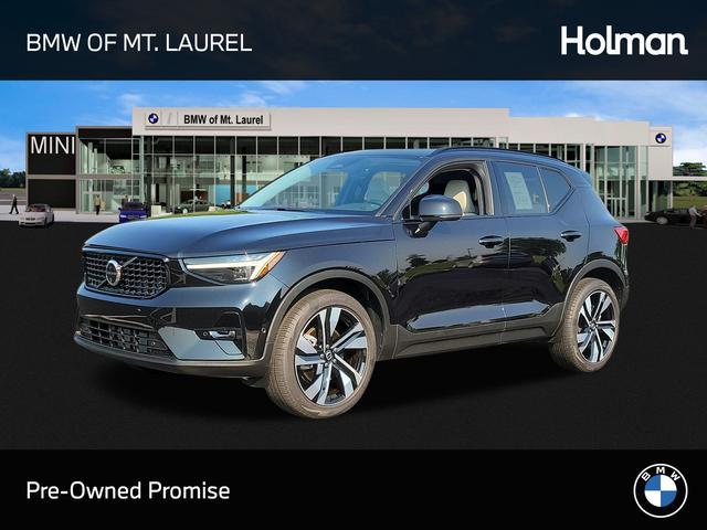2024 volvo xc40 b5 plus dark theme