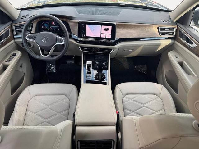 2024 volkswagen atlas 2.0t se w/ technology