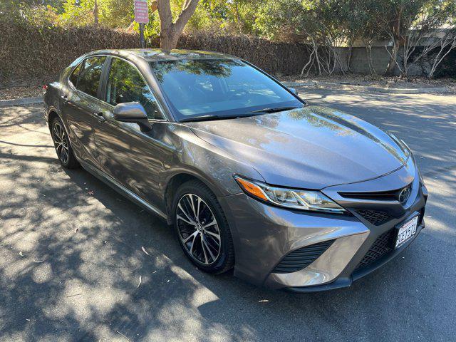 2019 toyota camry se