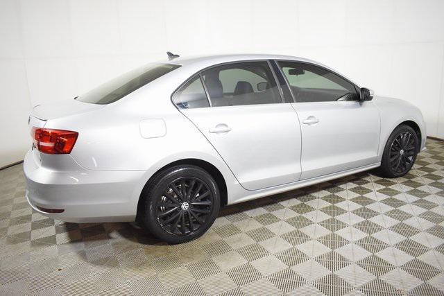 2015 volkswagen jetta auto se w/connectivity/navigation