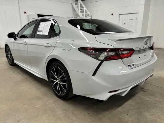 2022 toyota camry se