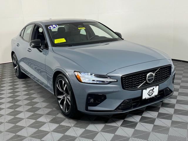 2024 volvo s60 b5 plus dark theme