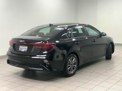 2023 kia forte