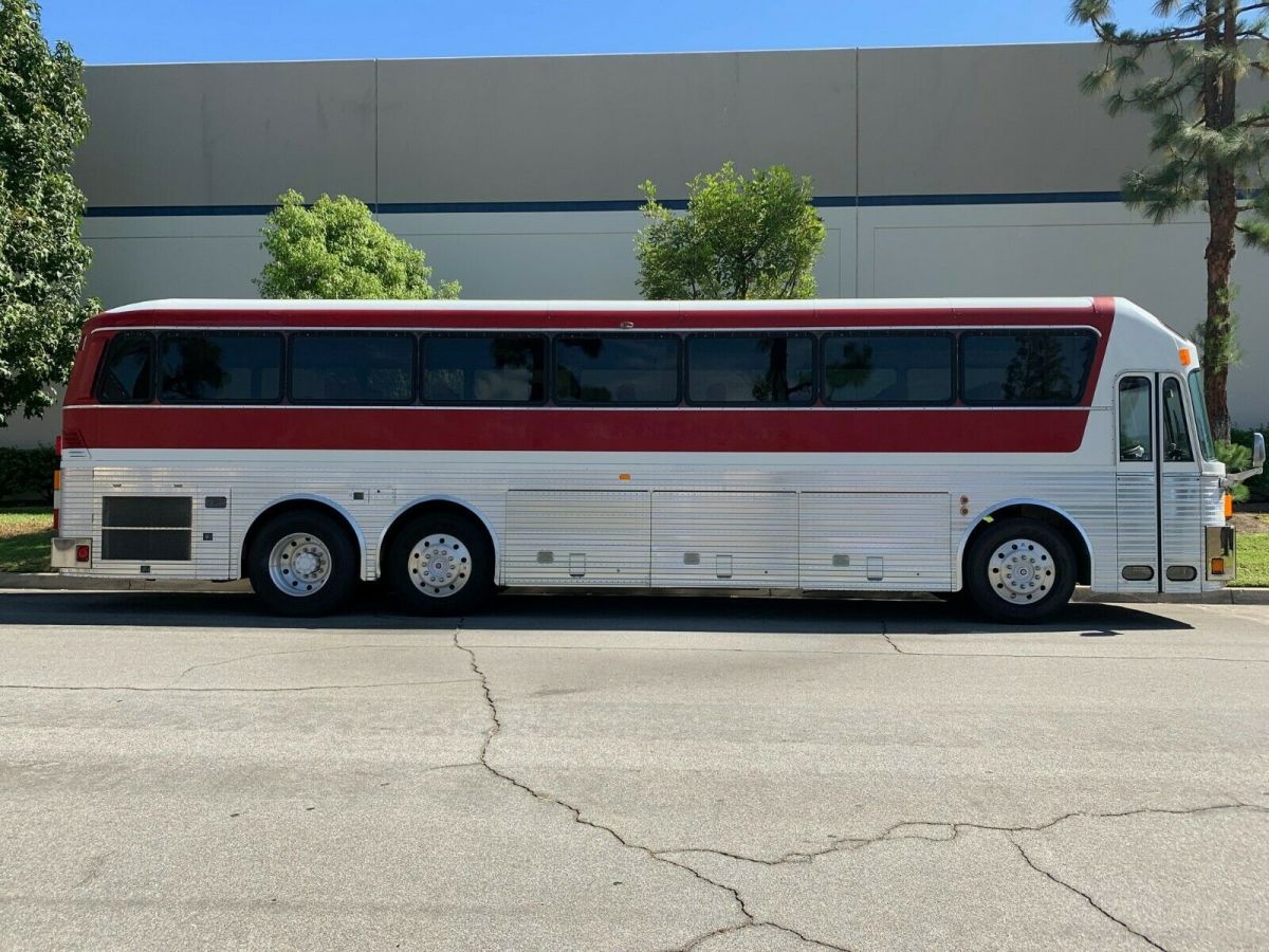 1982 eagle model 10 - 40 foot passenger bus