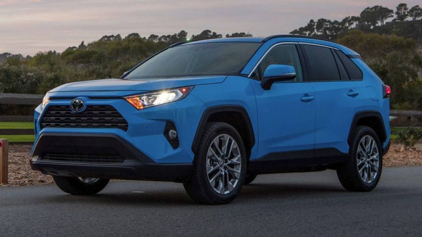 2022 toyota rav4 xle premium