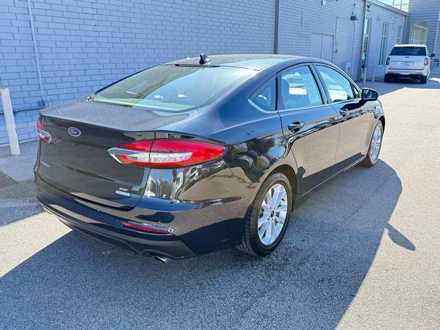 2020 ford fusion se