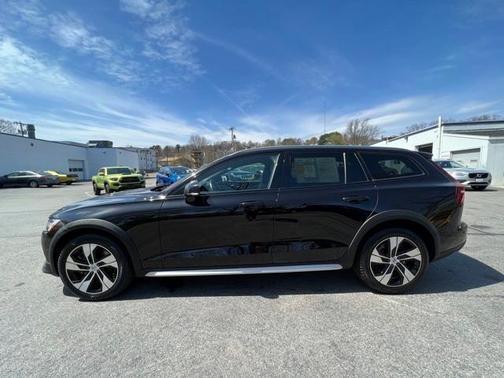 2021 volvo v60 cross country in saint louis, missouri