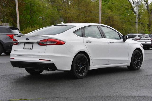 2019 ford fusion se