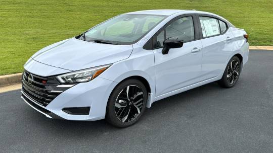 2024 Nissan Versa sr