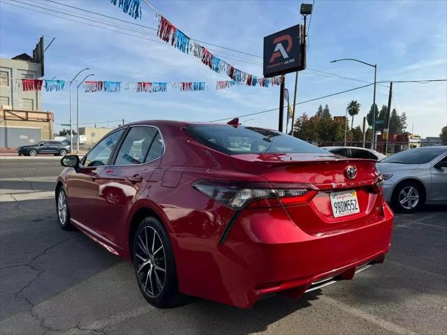 2022 toyota camry se
