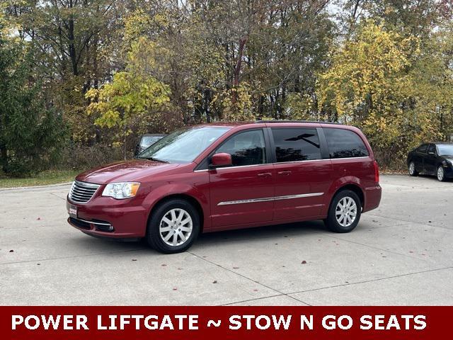 2016 chrysler town & country touring