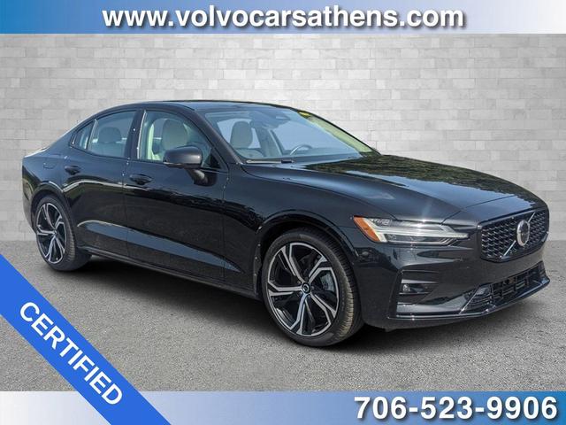 2024 volvo s60 b5 plus dark theme