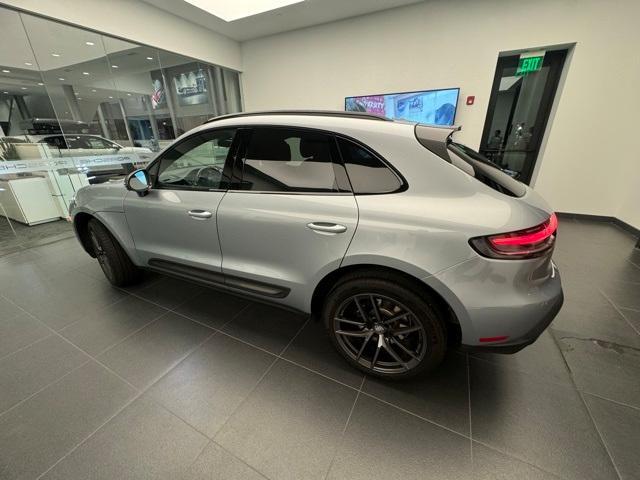 2023 porsche macan t