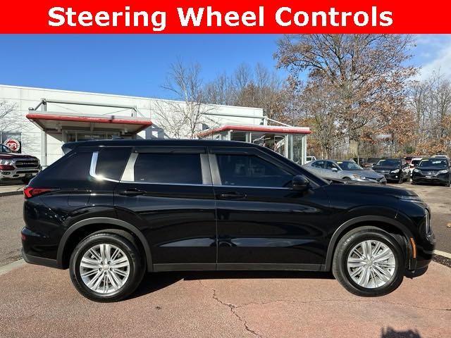 2024 mitsubishi outlander es