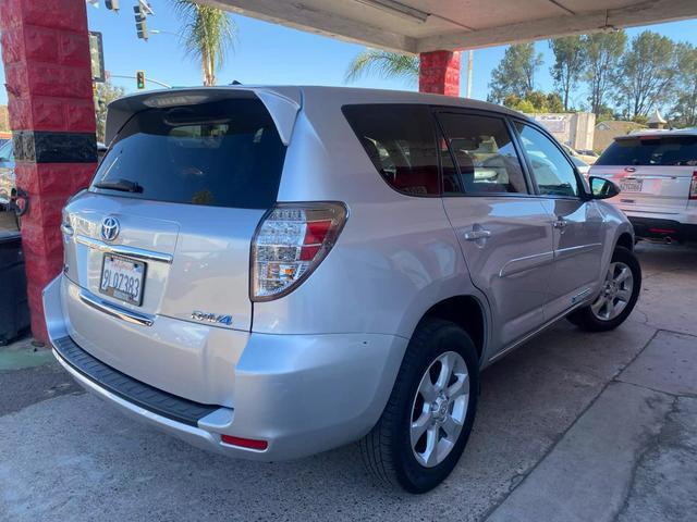 2013 toyota rav4 sport